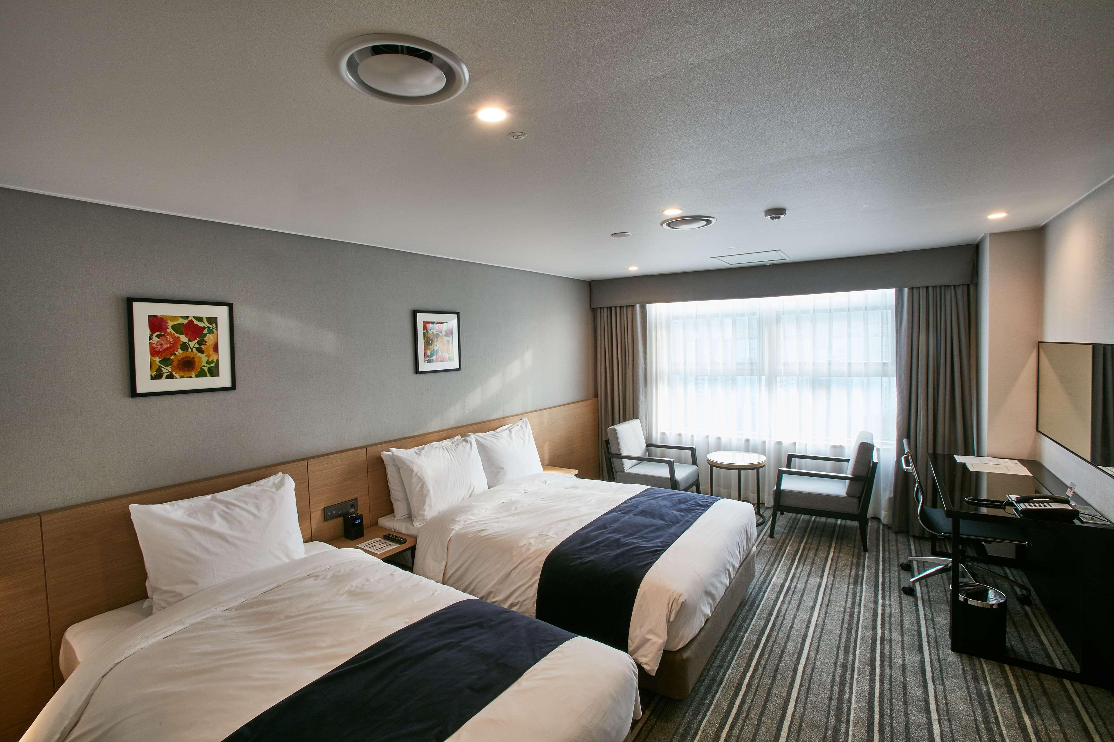 Best Western Plus Elmendorf Hotel San Antonio Hotel Bagian luar foto