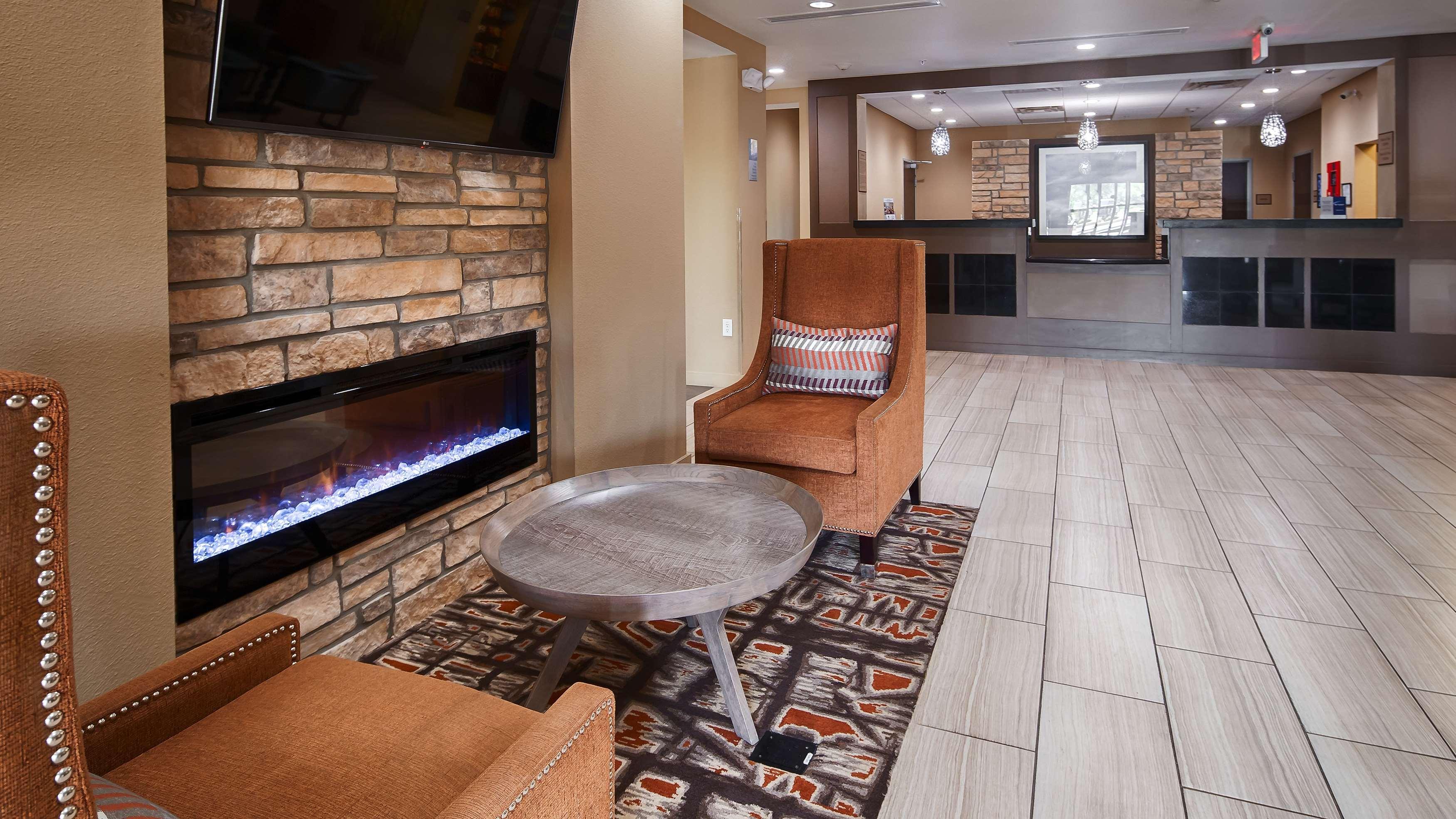 Best Western Plus Elmendorf Hotel San Antonio Hotel Bagian luar foto