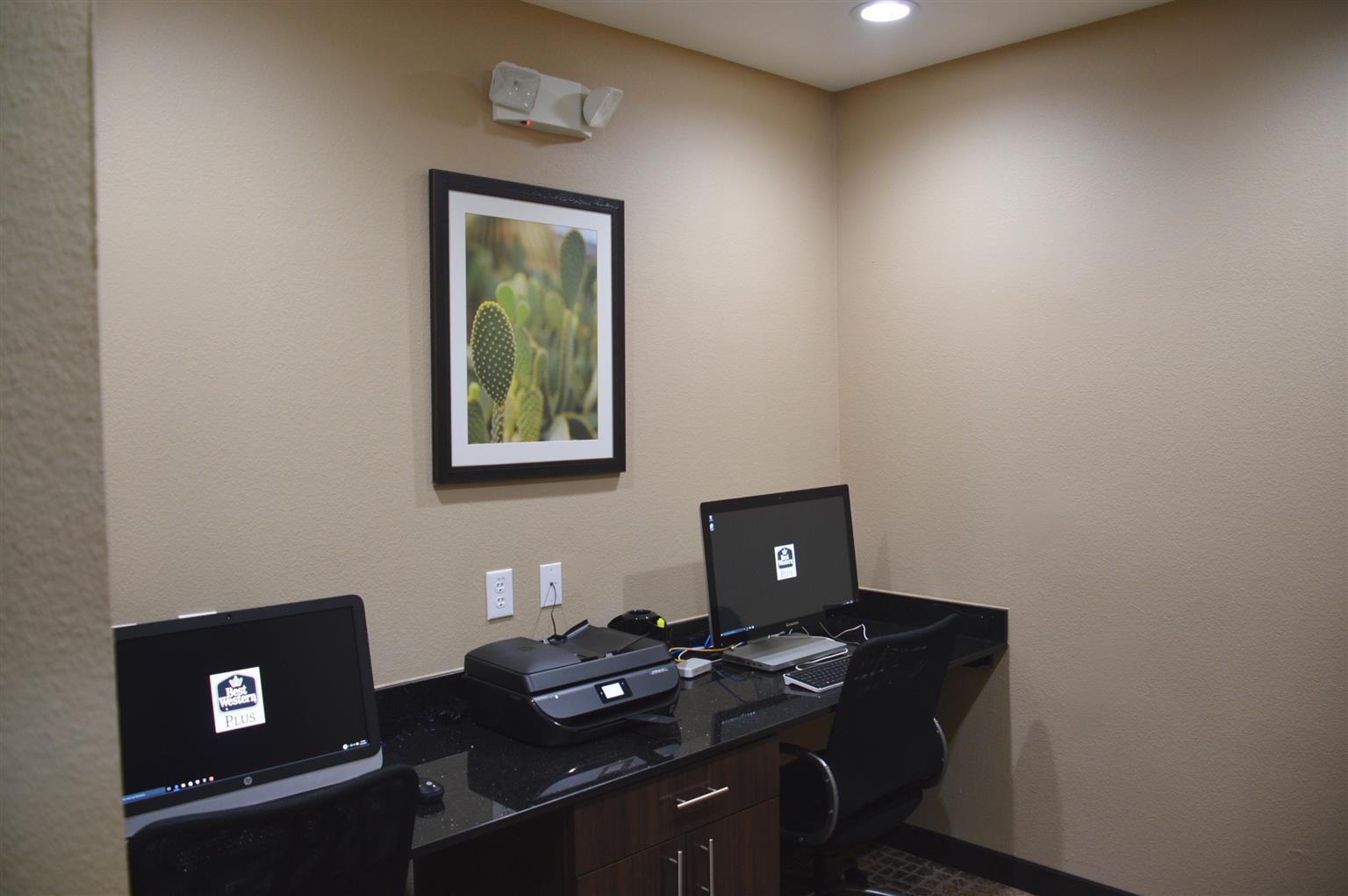 Best Western Plus Elmendorf Hotel San Antonio Hotel Bagian luar foto